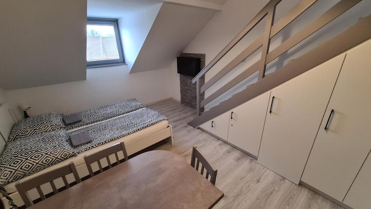 Gyulai-Fuerdo-Apartman Ii. ภายนอก รูปภาพ