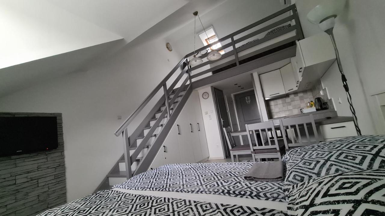 Gyulai-Fuerdo-Apartman Ii. ภายนอก รูปภาพ