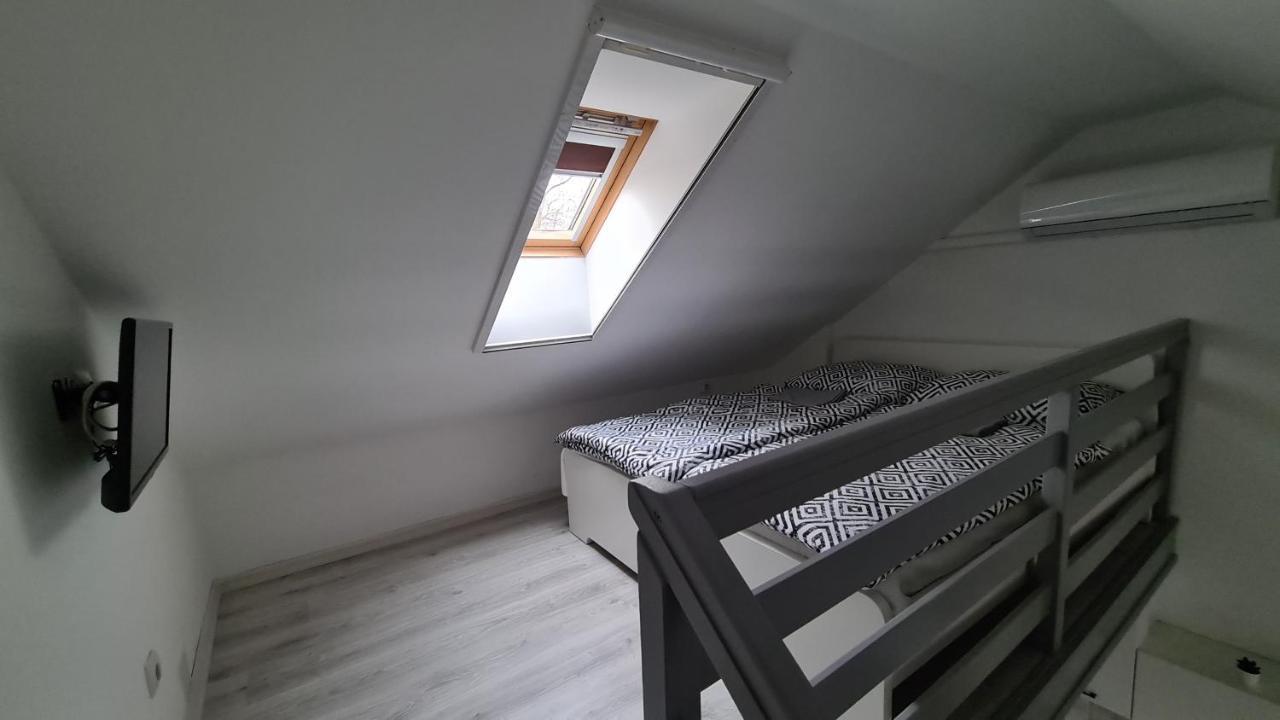 Gyulai-Fuerdo-Apartman Ii. ภายนอก รูปภาพ