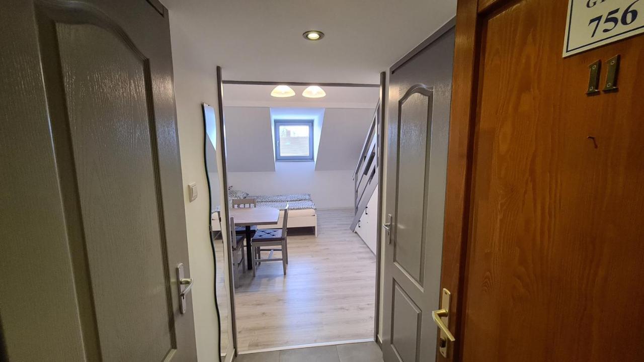 Gyulai-Fuerdo-Apartman Ii. ภายนอก รูปภาพ
