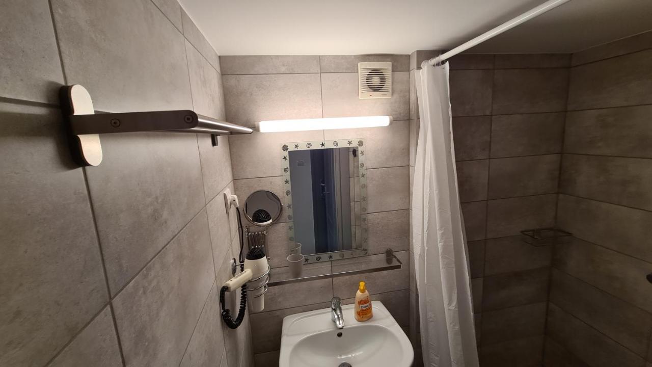 Gyulai-Fuerdo-Apartman Ii. ภายนอก รูปภาพ