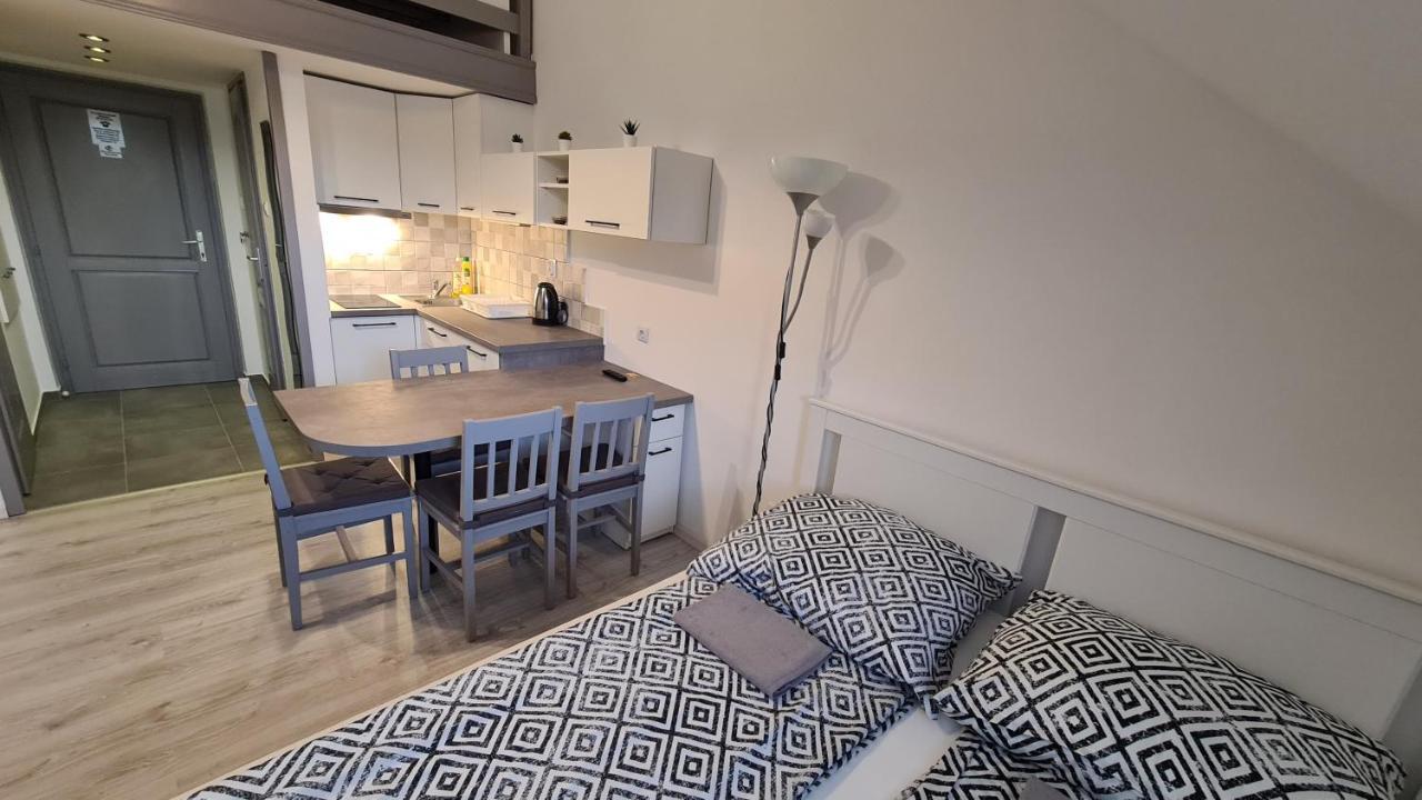 Gyulai-Fuerdo-Apartman Ii. ภายนอก รูปภาพ