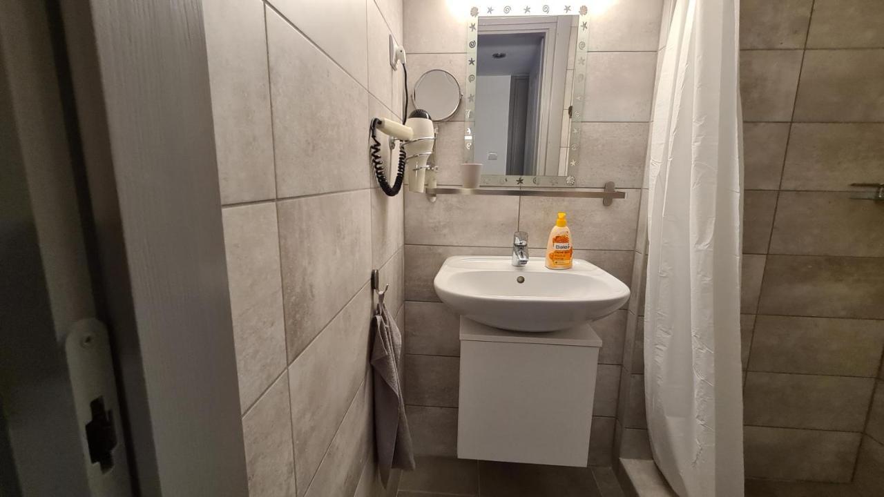 Gyulai-Fuerdo-Apartman Ii. ภายนอก รูปภาพ
