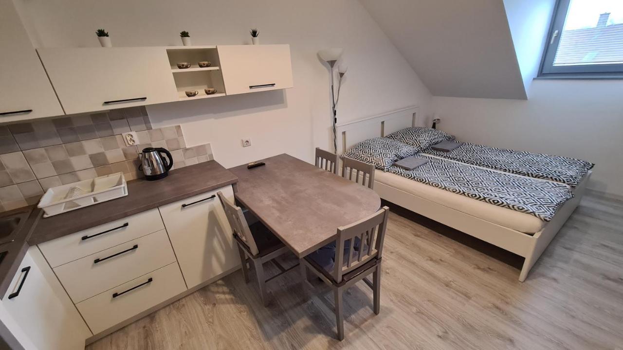 Gyulai-Fuerdo-Apartman Ii. ภายนอก รูปภาพ