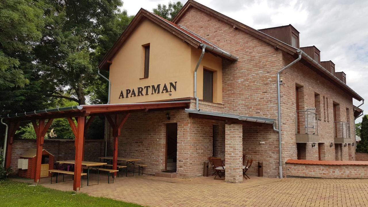 Gyulai-Fuerdo-Apartman Ii. ภายนอก รูปภาพ
