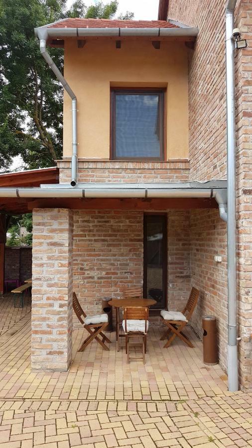 Gyulai-Fuerdo-Apartman Ii. ภายนอก รูปภาพ